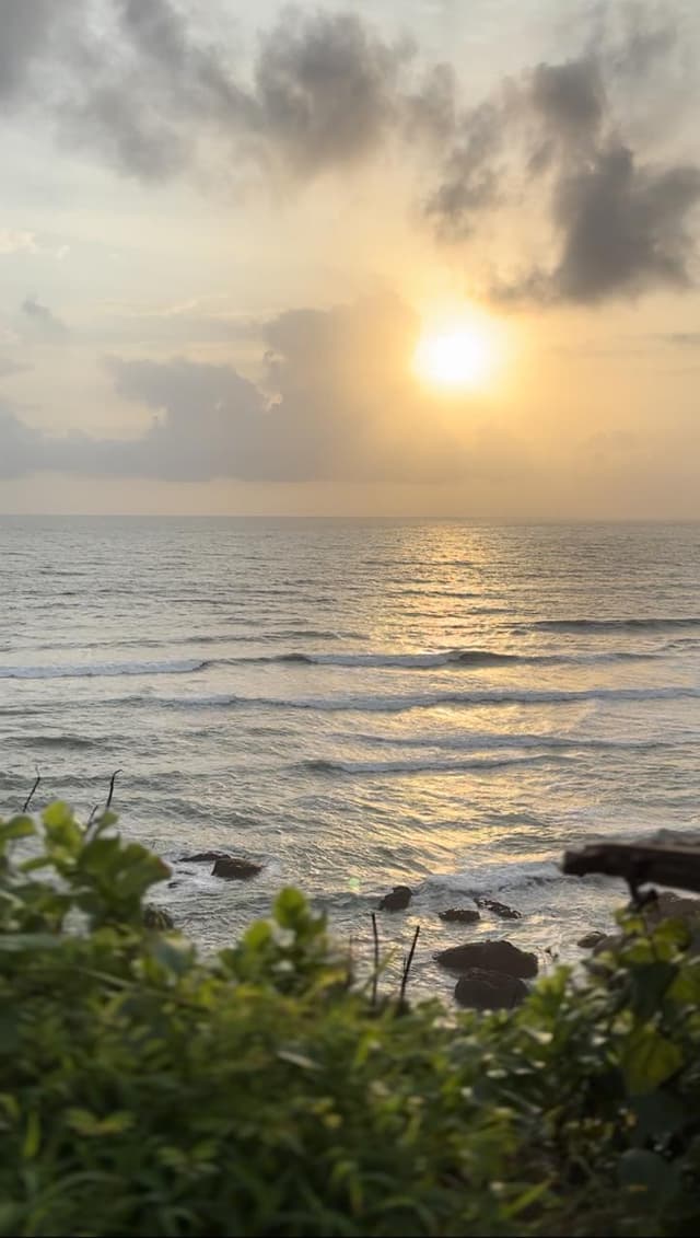 Goa’s Dance: Beaches, Yachts, and Four-Time Love